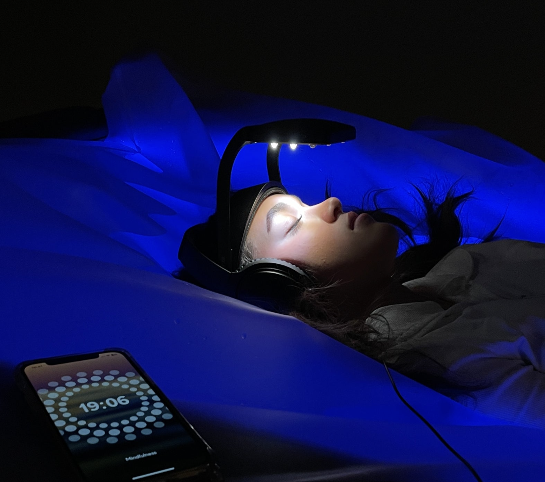 Patient using NeuroVIZR device during session